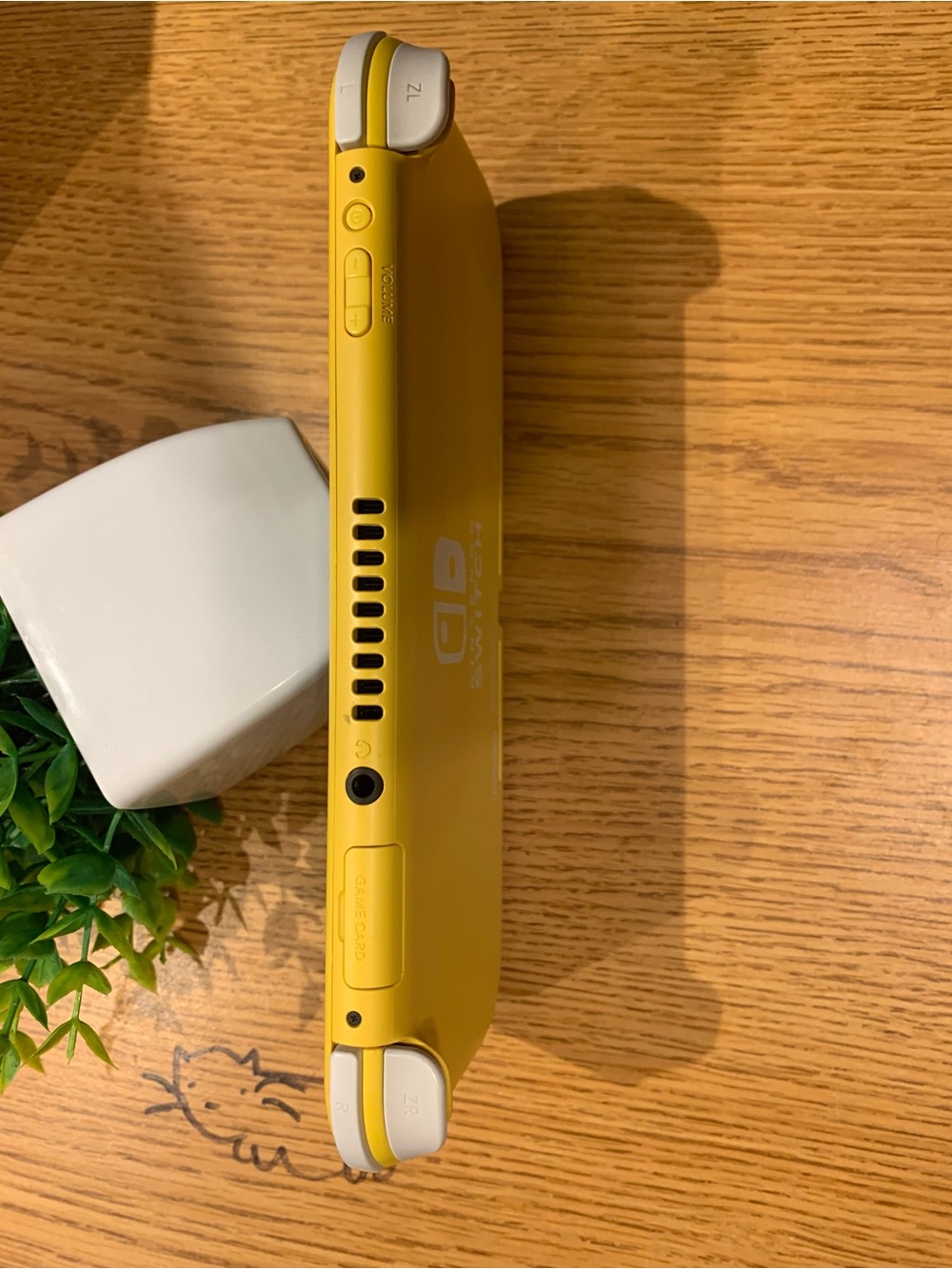 Nintendo Switch Lite - Picture 5 of 7
